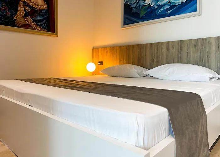 Jata Crown Hotel