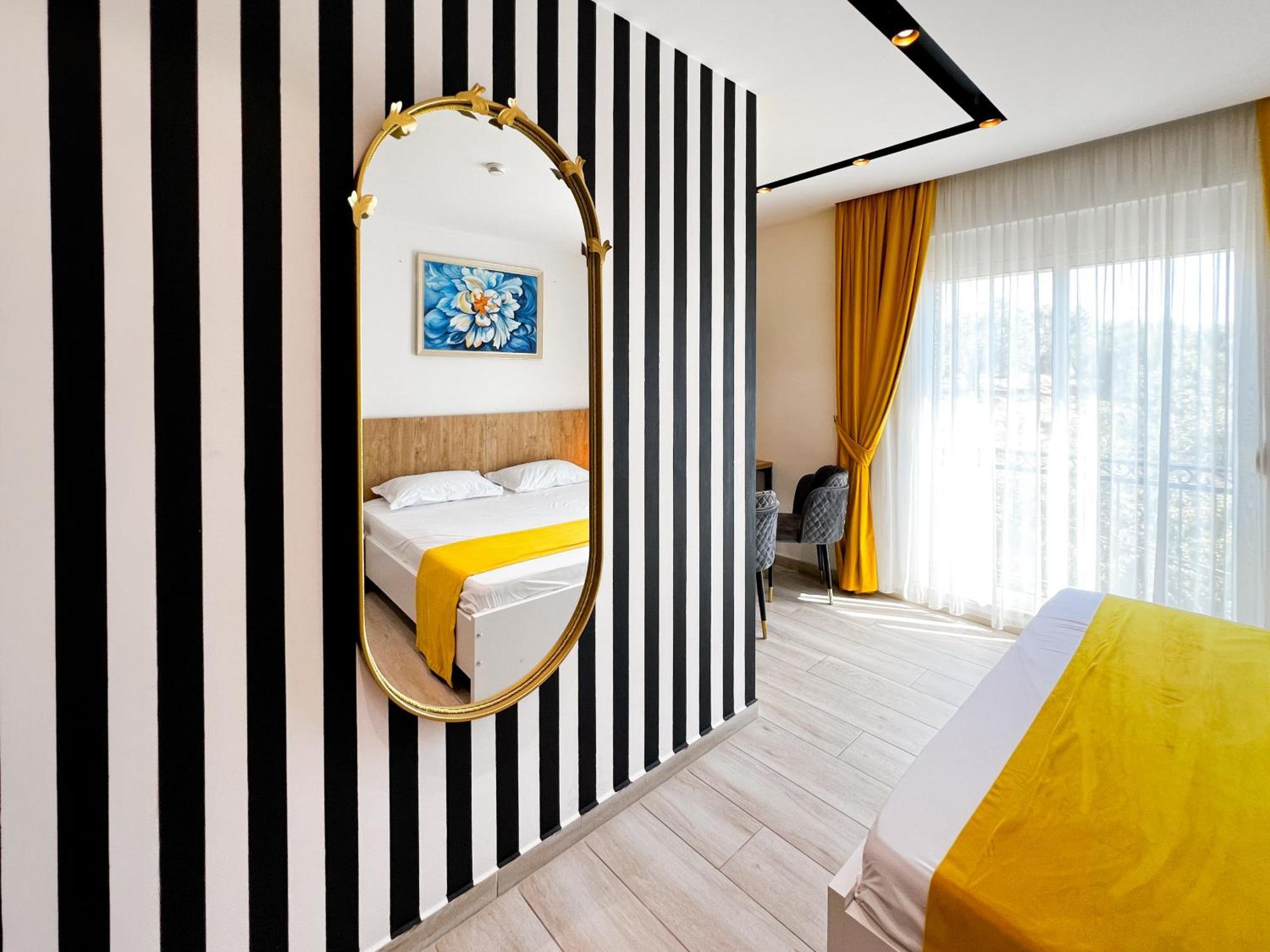 Jata Crown Hotel Tirana